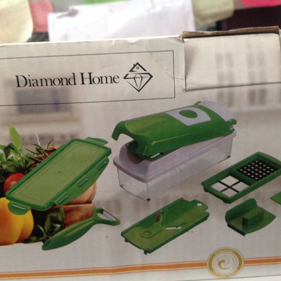 Diamond Home Chop Wizard 9-Piece Fruit & Vegetable Chopper - Picture 4 of 6